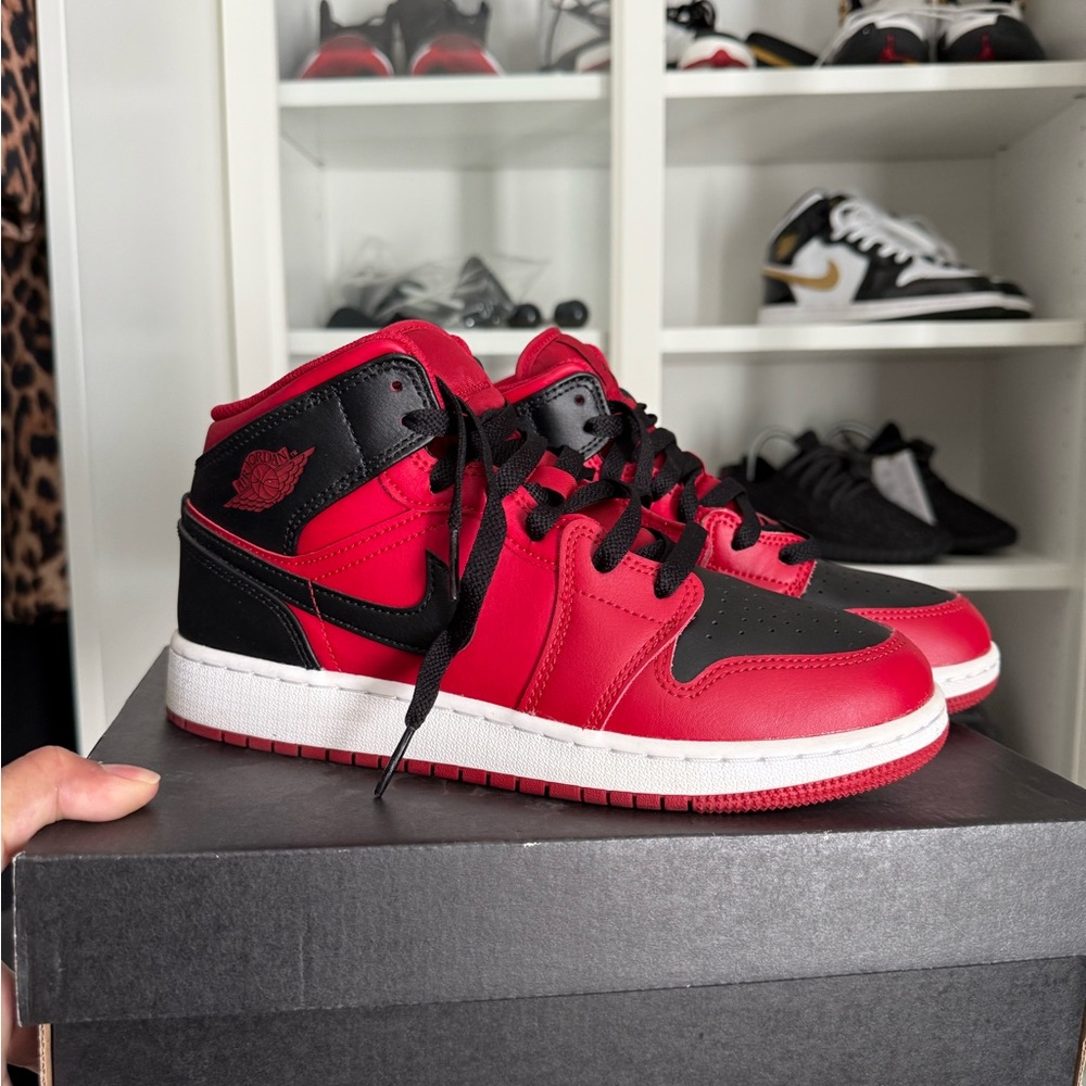 CLOSET CLOSING* Jordan Sneakers 5.5
